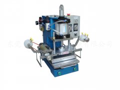 皮革壓花機是怎麽處理皮革的？