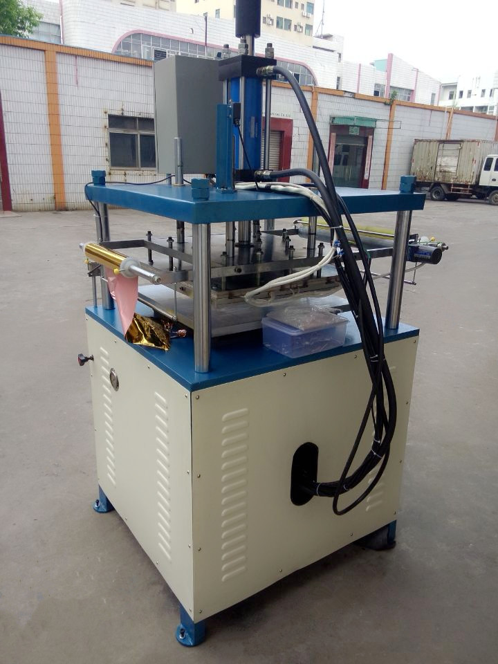 四柱油壓香蕉视频18在线观看